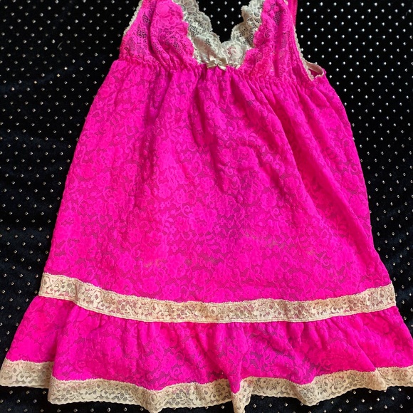 HOT PINKVictoria Secret’s lingerie hottie lace top - Picture 1 of 2